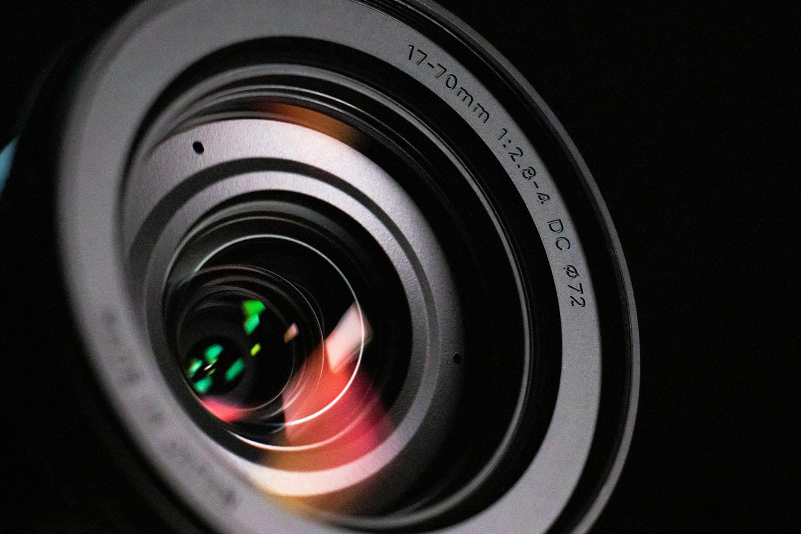Close-up van zoomlens met reflecties als beeld bij fixed-lens cameratrend