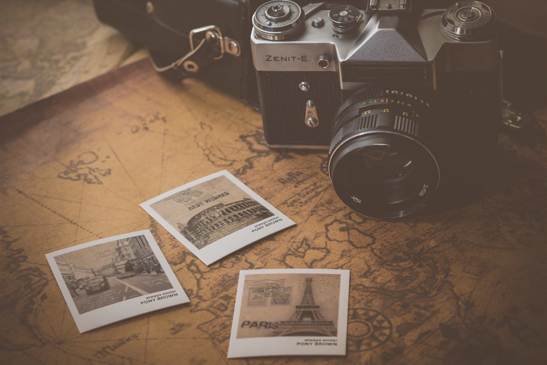 Camera, prints en voorbereiding als beeld bij technische workflow